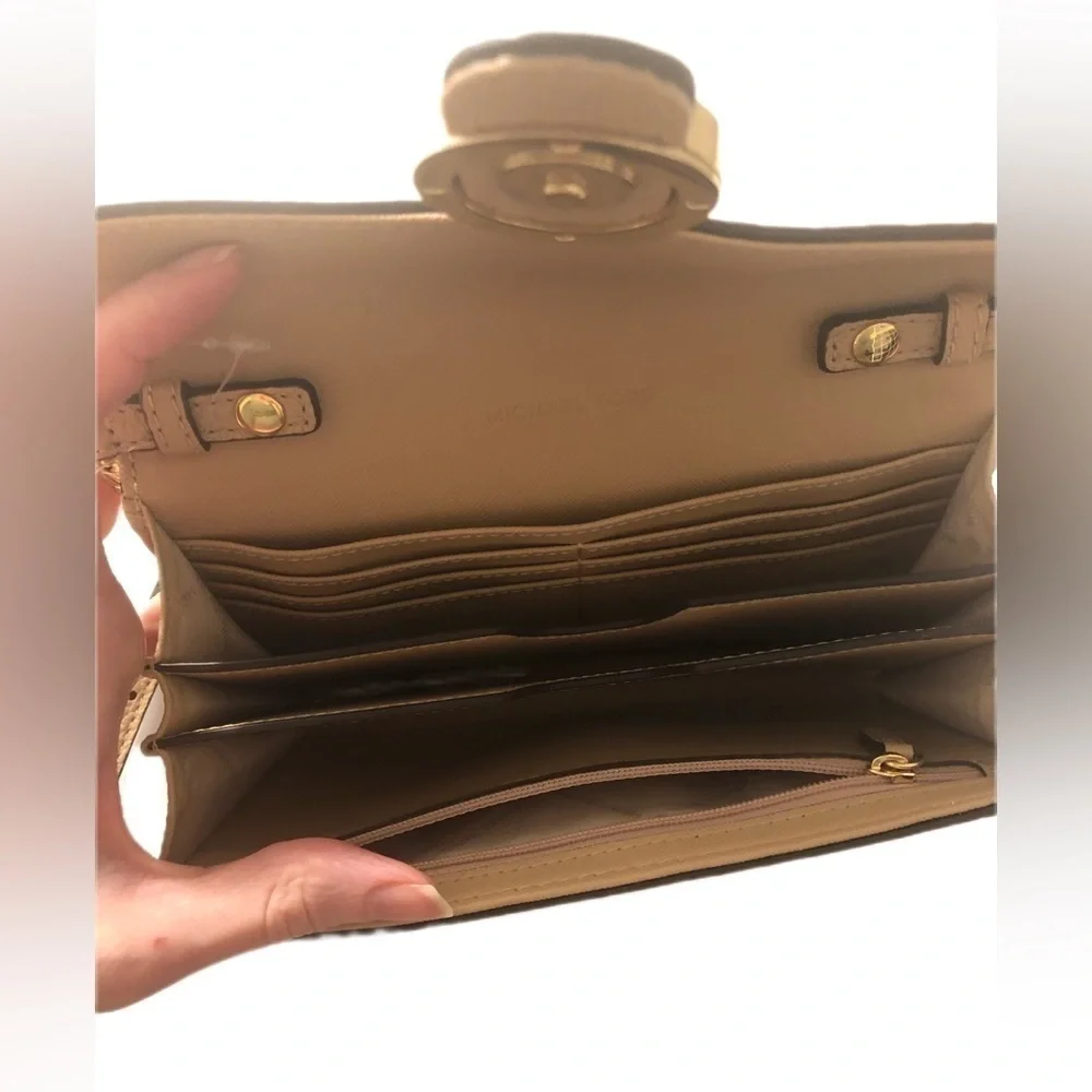 MICHAEL Kors Vanna Crossbody Bag